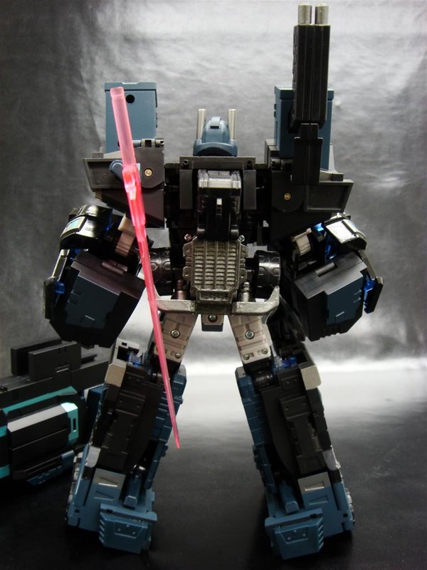 Shadow Commander Ultra Magnus  (12 of 40)